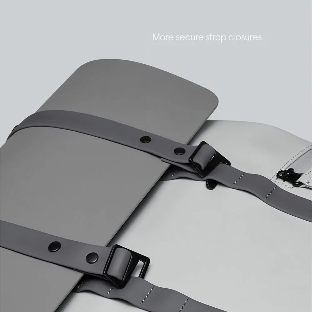 Picture of Apple Macbook Air 13 M2 2022  | Gaston Luga SPLÄSH 2.0 13" Premium Waterproof Eco Material Backpack (Olive)