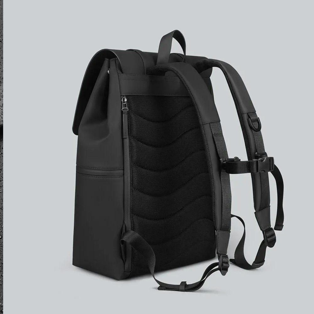 Picture of Apple MacBook Pro 16\" 2019  | Gaston Luga SPLÄSH 2.0 16" Premium Waterproof Eco Material Backpack 20L (Black)