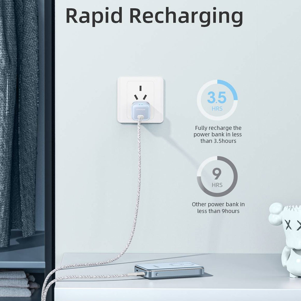 Picture of Innostyle PowerMag Slim Magnetic Wireless Charging with USB-C input output Fast Charge PowerBank (Blue)