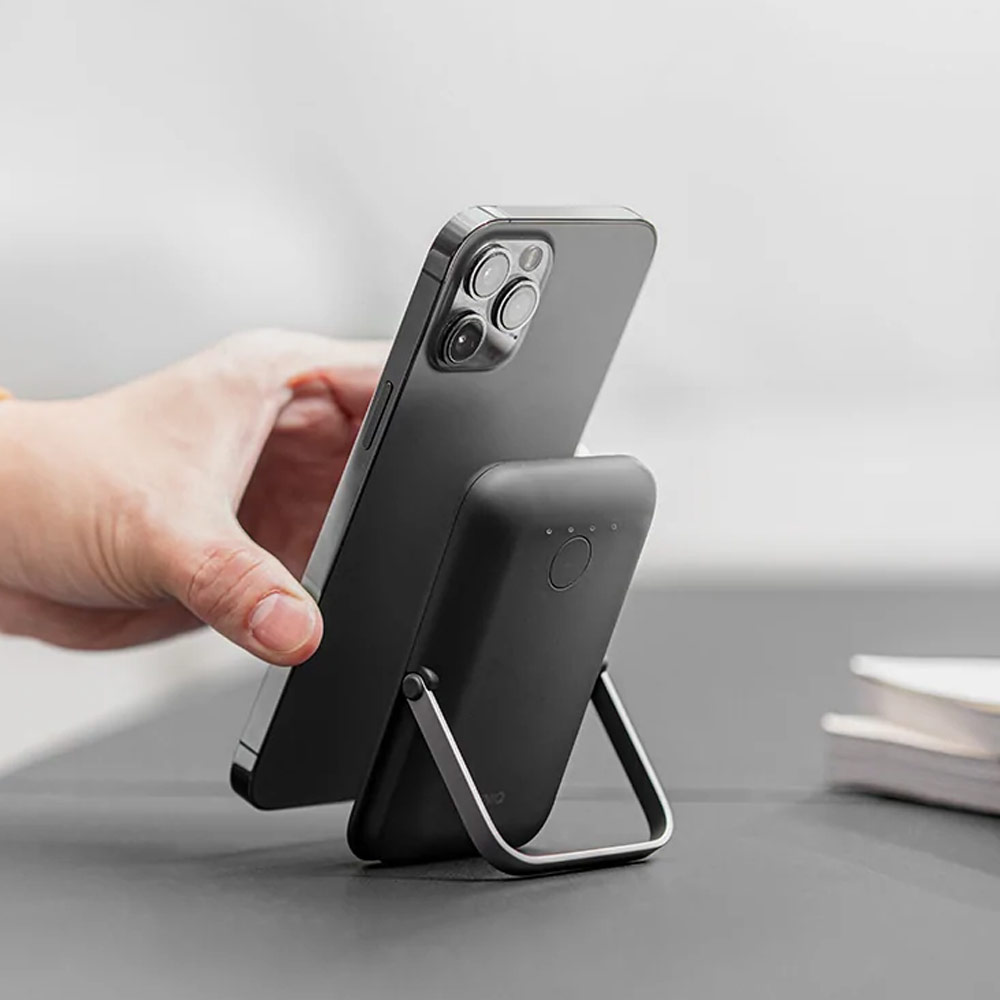 Picture of Uniq Hoveo Magnetic Wireless Powerbank 15W Max 20W USB-C PD with Viewing Stand (Grey)